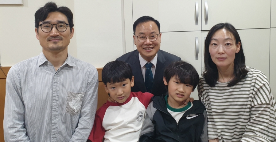 손얼 가족.jpg