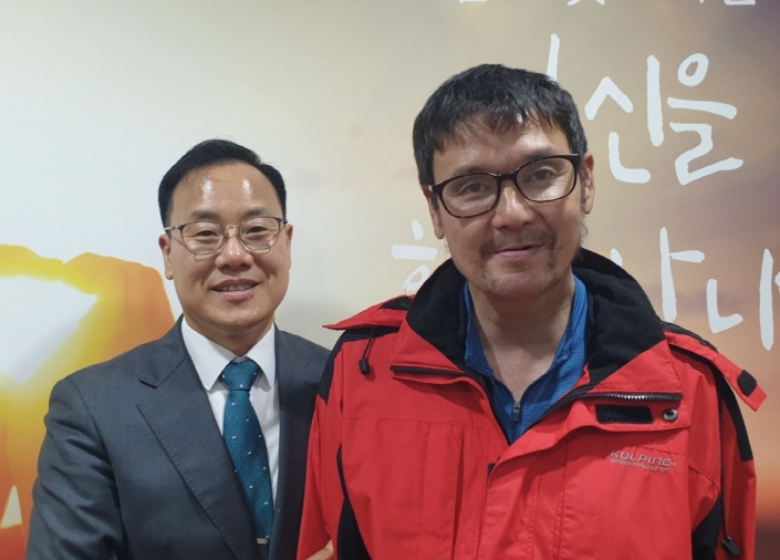 강종구 단체.jpg
