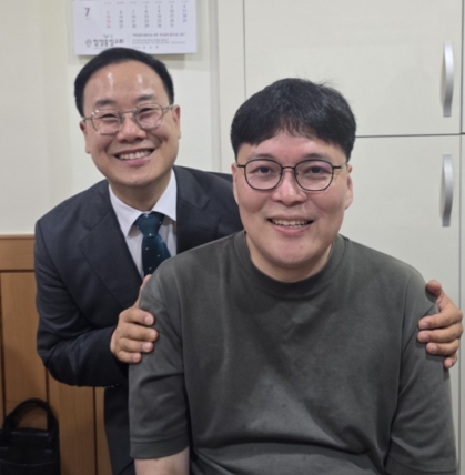 [크기변환]김성윤 단체.jpg